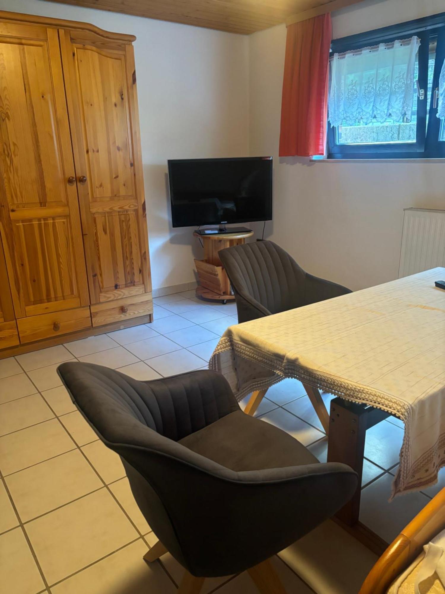 Pension Ernst Im Herzen Des Pfaelzerwaldes Mit Kueche Hotell Elmstein Exteriör bild